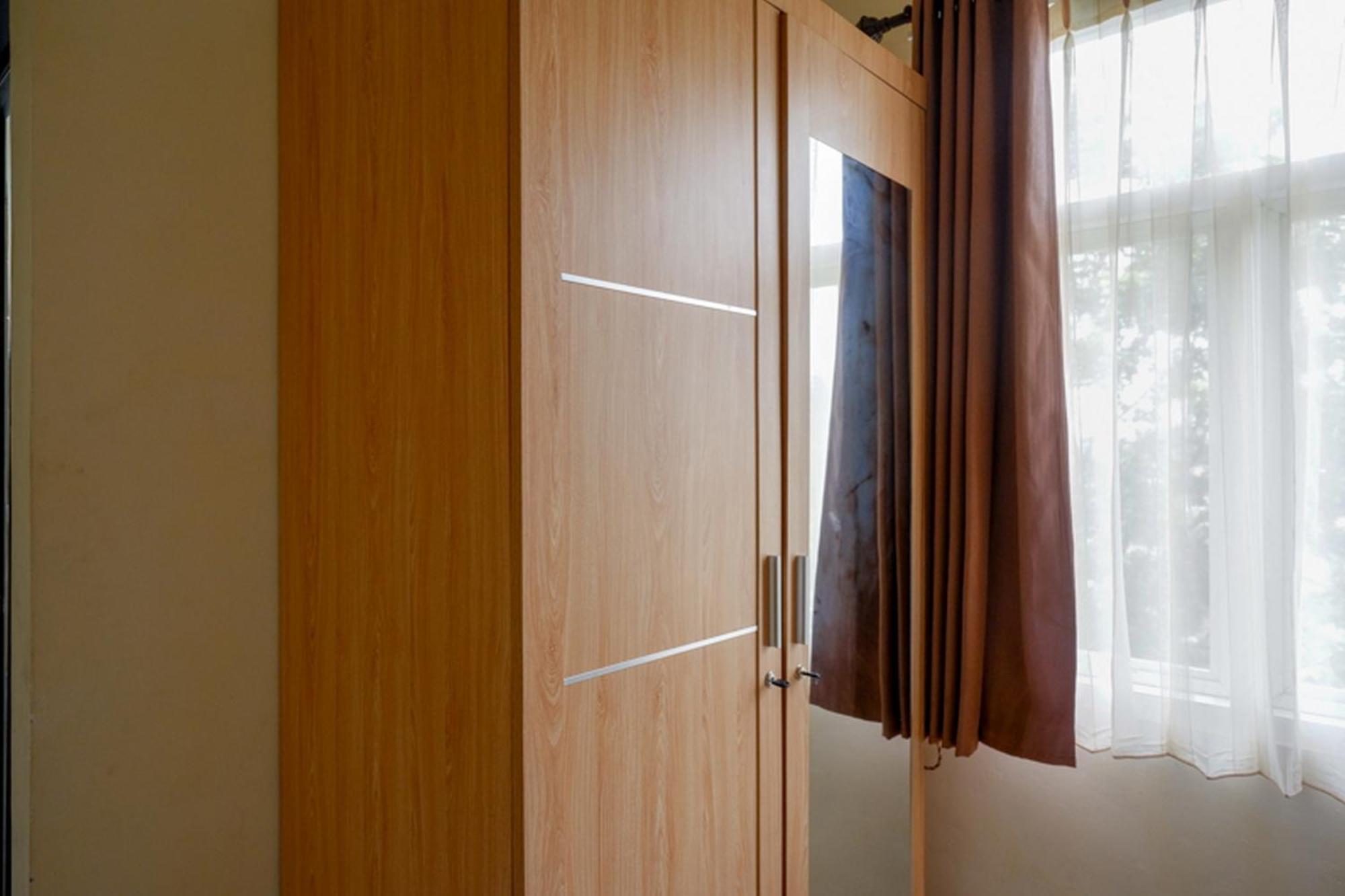 Hotel Reddoorz Syariah Near Purwosari Train Station Solo Exterior foto